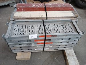 Autre Lot comprenant 6 plateaux déchafaudage en acier galvanisé de dimensions 1 m × 3  6