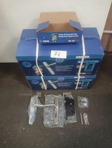Autre Lot de 24  kits complets de serrures de sûreté ROBSON, référence 124, comprenant  76