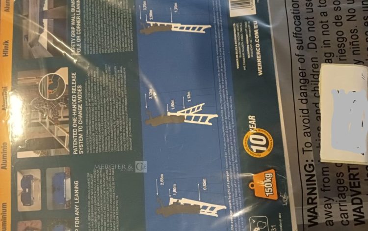 Autre Lot de 12 projecteurs LED de chantier 100 W sur trépied, offrant un éclairage pu  92