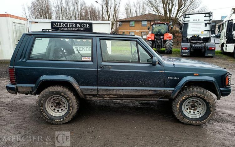 JEEP 4X4 CHEROKEE XJ 174CV BOITE AUTOMATIQUE  9645VM62