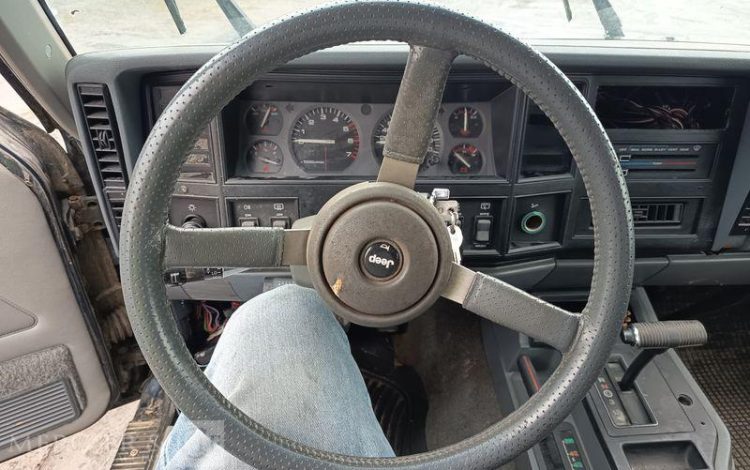 JEEP 4X4 CHEROKEE XJ 174CV BOITE AUTOMATIQUE  9645VM62