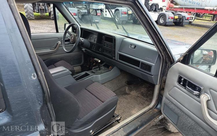 JEEP 4X4 CHEROKEE XJ 174CV BOITE AUTOMATIQUE  9645VM62