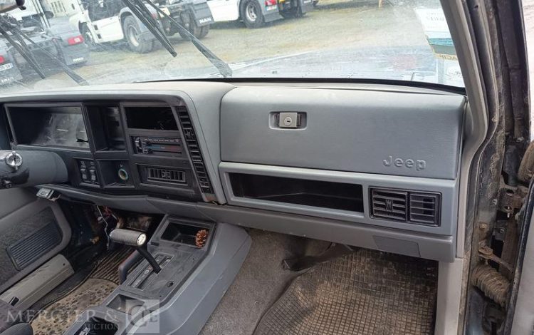 JEEP 4X4 CHEROKEE XJ 174CV BOITE AUTOMATIQUE  9645VM62