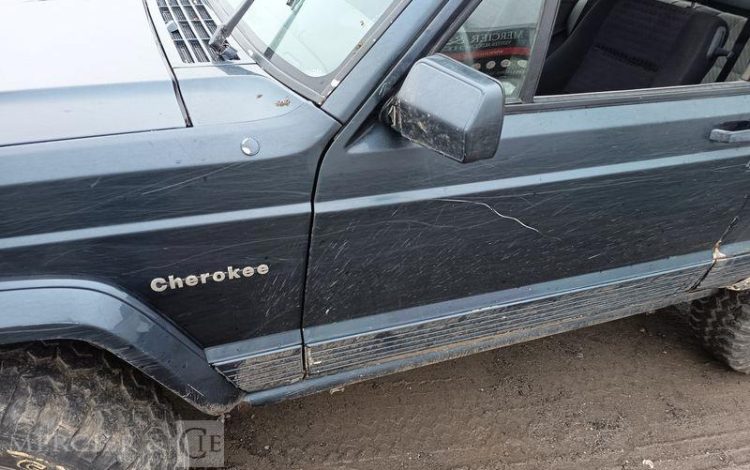 JEEP 4X4 CHEROKEE XJ 174CV BOITE AUTOMATIQUE  9645VM62