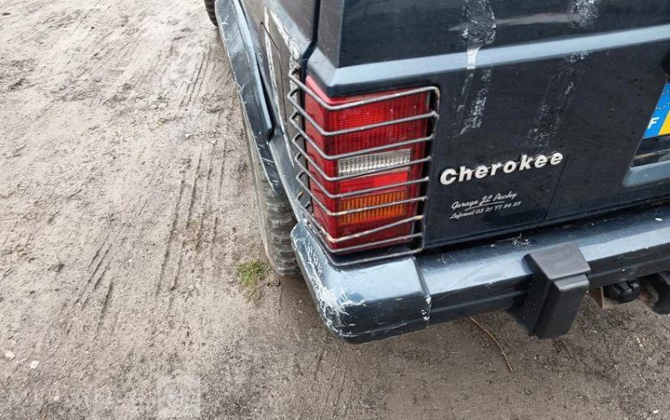 JEEP 4X4 CHEROKEE XJ 174CV BOITE AUTOMATIQUE  9645VM62