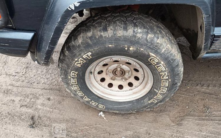 JEEP 4X4 CHEROKEE XJ 174CV BOITE AUTOMATIQUE  9645VM62