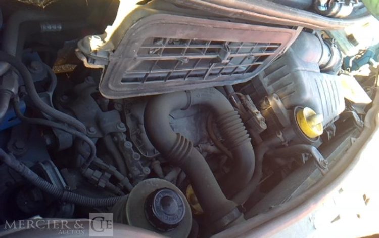 RENAULT TRAFIC II DCI BLEU BR-533-QS