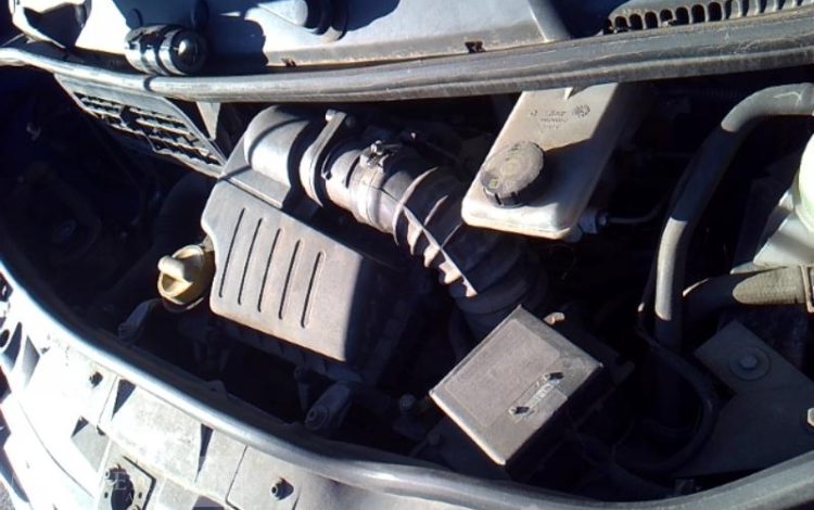 RENAULT TRAFIC II DCI BLEU BR-533-QS