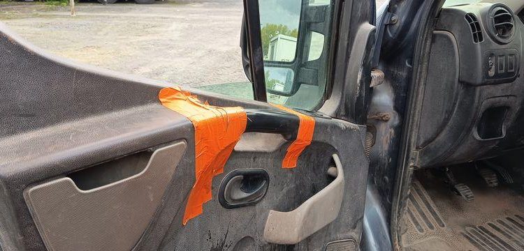 RENAULT MASTER III TRACTION FOURGON L2H2 F3500 2.3 DCi 16V 125 CV – DIESEL – 290689 KMS BLEU BV-795-RA