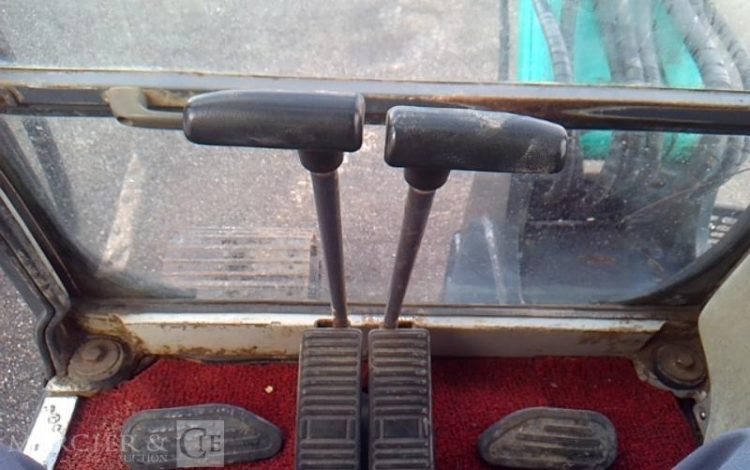 KOBELCO MINI PELLE SK60-C 6T 16196H AN2012 VERT C5237