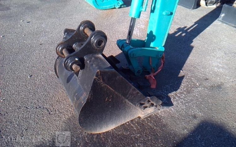 KOBELCO MINI PELLE SK60-C 6T 16196H AN2012 VERT C5237