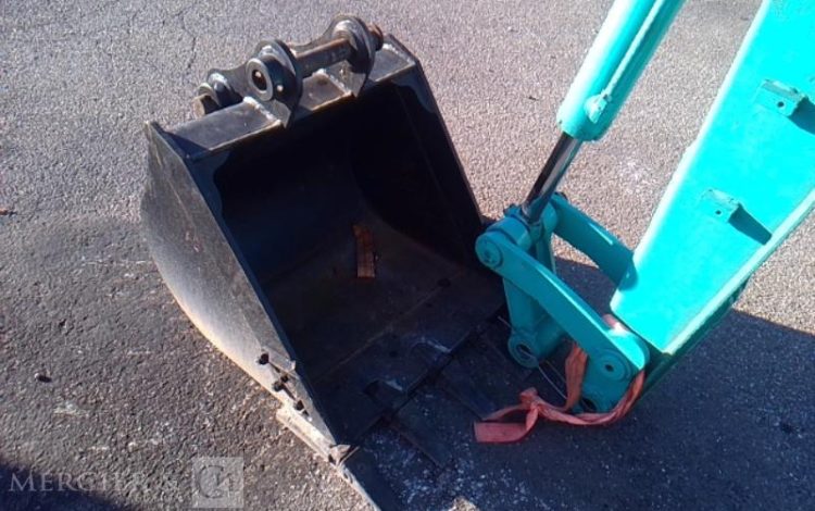 KOBELCO MINI PELLE SK60-C 6T 16196H AN2012 VERT C5237