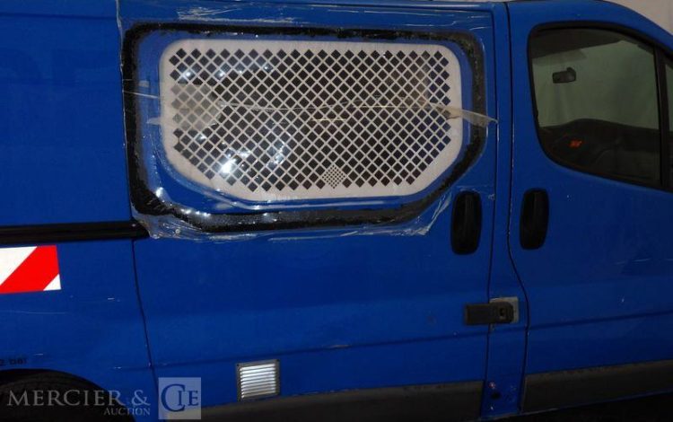 RENAULT TRAFIC DCI  CE-635-HS