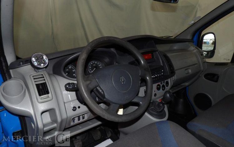 RENAULT TRAFIC DCI  CE-635-HS