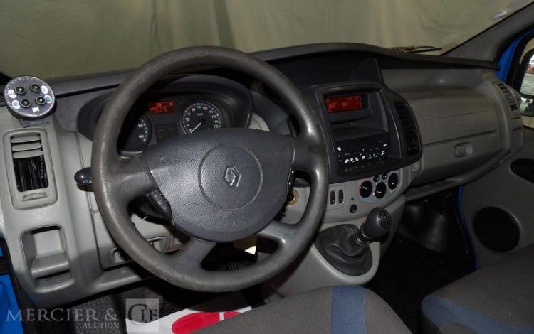 RENAULT TRAFIC DCI  CE-635-HS