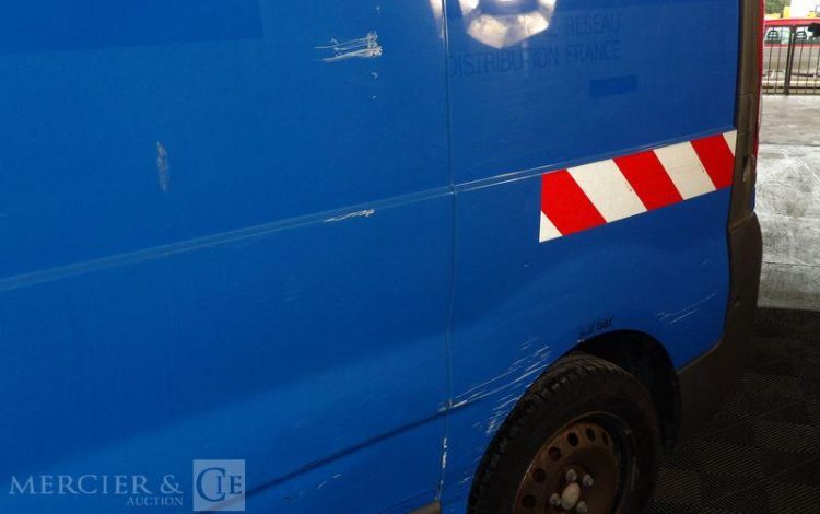 RENAULT TRAFIC DCI  CE-635-HS