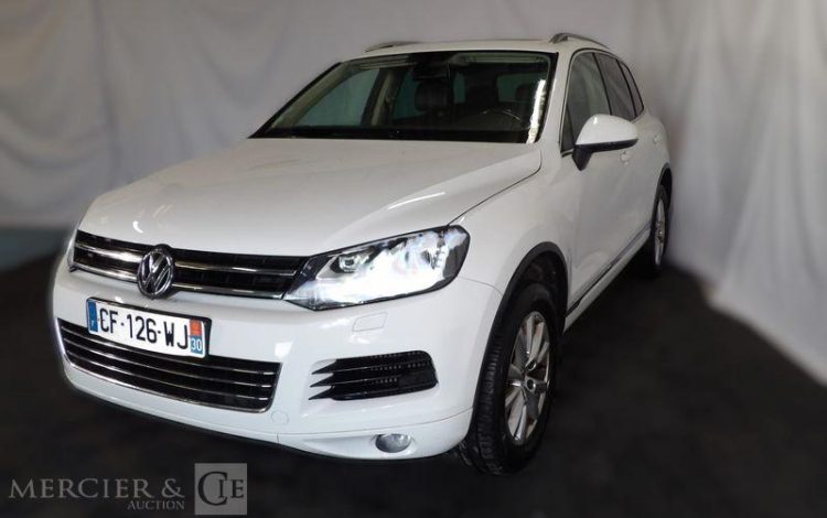 VOLKSWAGEN TOUAREG 3.0 TDI 205CH BLUEMOTION R EXCLUSIVE 4MOTION TIPTRONIC BVA BLANC CF-126-WJ