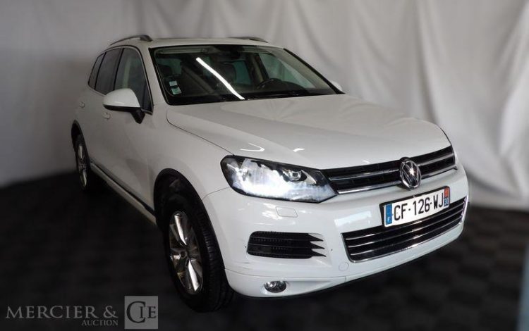 VOLKSWAGEN TOUAREG 3.0 TDI 205CH BLUEMOTION R EXCLUSIVE 4MOTION TIPTRONIC BVA BLANC CF-126-WJ