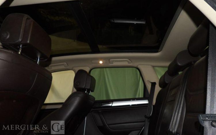 VOLKSWAGEN TOUAREG 3.0 TDI 205CH BLUEMOTION R EXCLUSIVE 4MOTION TIPTRONIC BVA BLANC CF-126-WJ