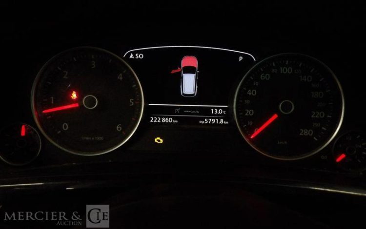 VOLKSWAGEN TOUAREG 3.0 TDI 205CH BLUEMOTION R EXCLUSIVE 4MOTION TIPTRONIC BVA BLANC CF-126-WJ