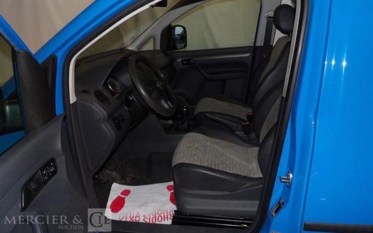 VOLKSWAGEN CADDY FOURGON 2.0 ECOFUEL 110 BLEU CN-367-PY