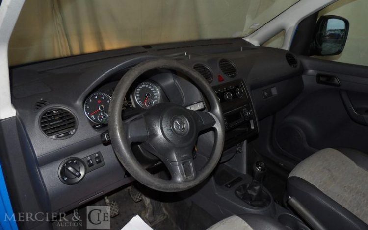 VOLKSWAGEN CADDY FOURGON 2.0 ECOFUEL 110 BLEU CN-367-PY