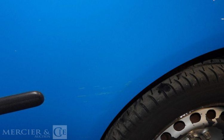 VOLKSWAGEN CADDY FOURGON 2.0 ECOFUEL 110 BLEU CN-367-PY