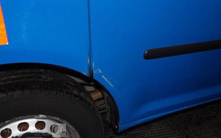 VOLKSWAGEN CADDY FOURGON 2.0 ECOFUEL 110 BLEU CN-367-PY