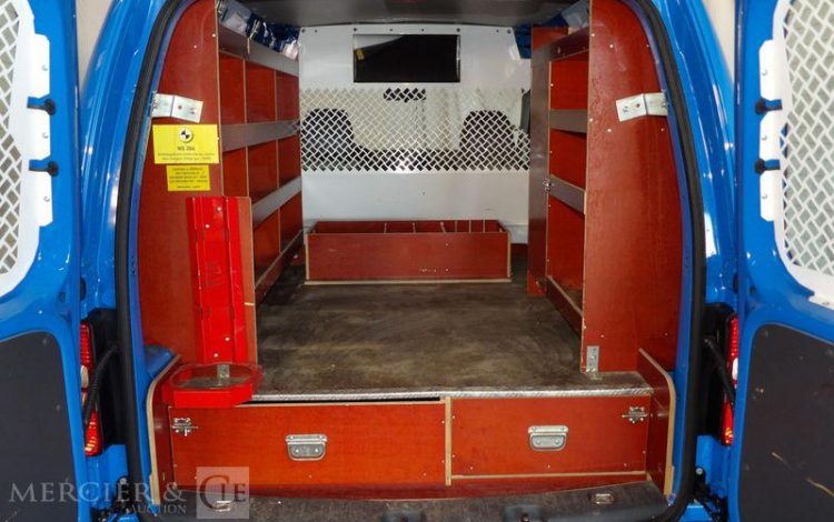 VOLKSWAGEN CADDY GNV BLEU CN-421-KF