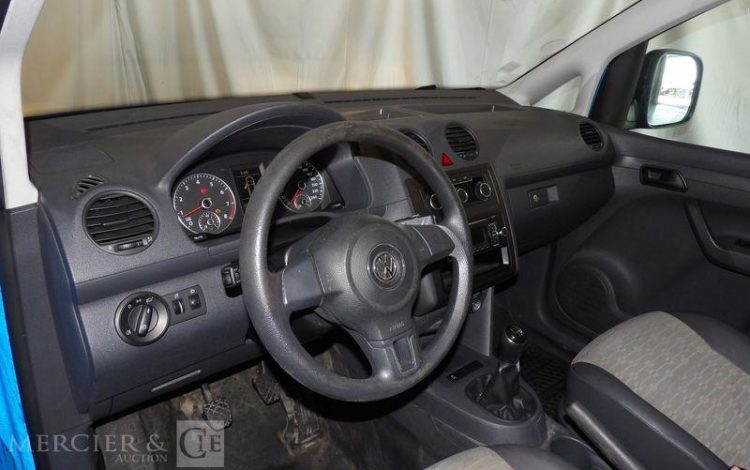 VOLKSWAGEN CADDY GNV BLEU CN-421-KF