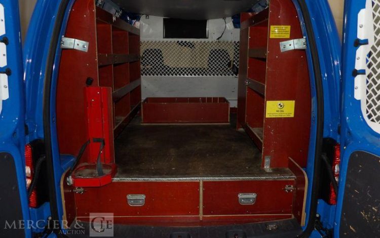 VOLKSWAGEN CADDY FOURGON 2.0 ECOFUEL 110 BLEU CN-453-KF