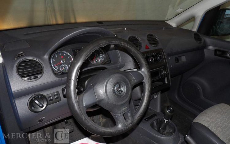 VOLKSWAGEN CADDY FOURGON 2.0 ECOFUEL 110 BLEU CN-453-KF