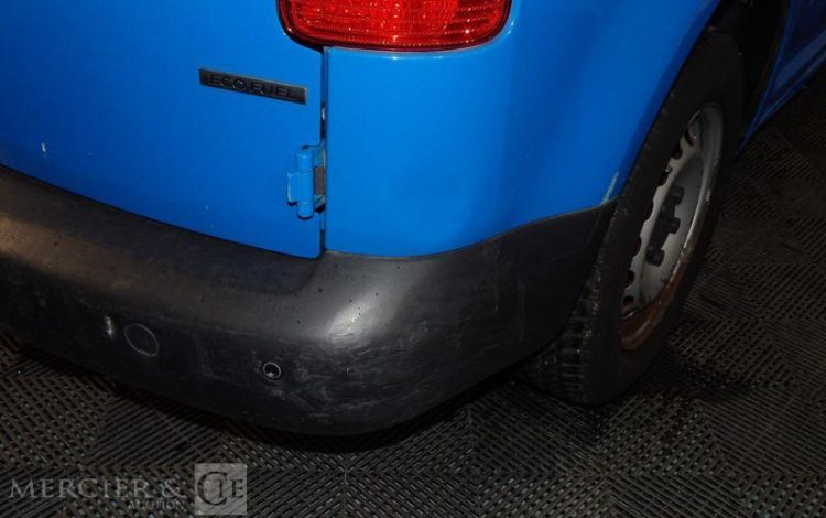VOLKSWAGEN CADDY FOURGON 2.0 ECOFUEL 110 BLEU CN-453-KF