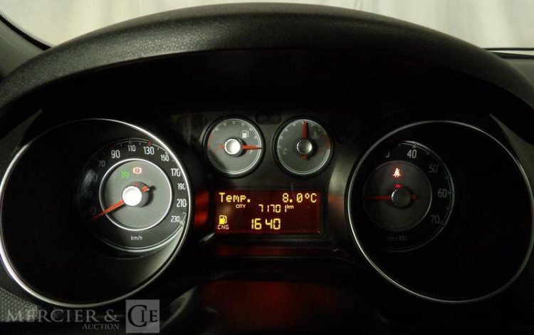 FIAT PUNTO SOCIETE 1.4 GNV 75 DYNAMIC BLANC CN-716-LJ