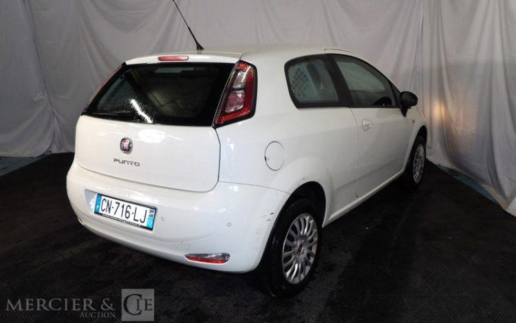 FIAT PUNTO SOCIETE 1.4 GNV 75 DYNAMIC BLANC CN-716-LJ
