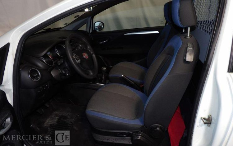 FIAT PUNTO SOCIETE 1.4 GNV 75 DYNAMIC BLANC CN-716-LJ