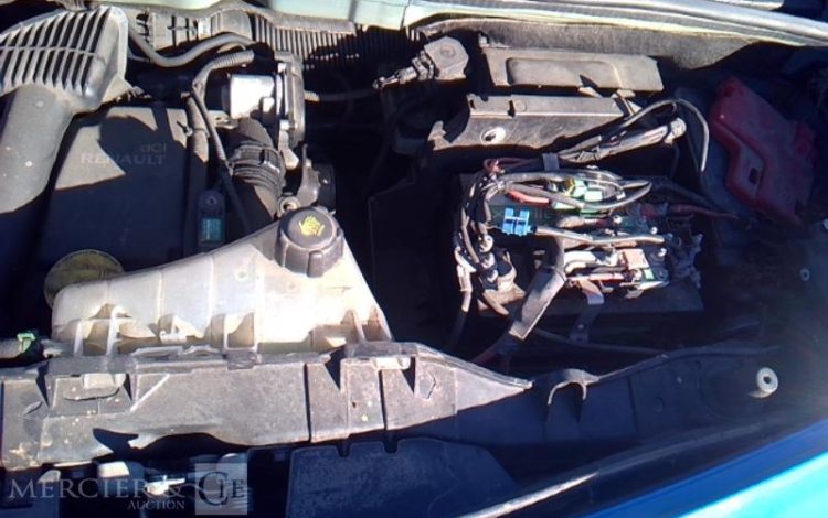 RENAULT KANGOO DCI BLEU CW-197-KV