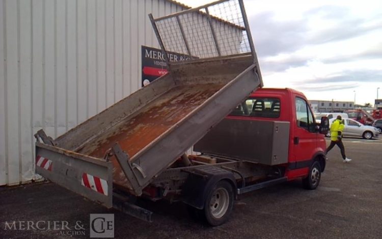 IVECO 35C13 BENNE SIMPLE CABINE COFFRE  CX-297-BR