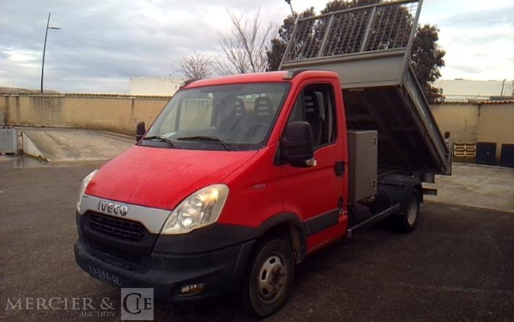 IVECO 35C13 BENNE SIMPLE CABINE COFFRE  CX-297-BR
