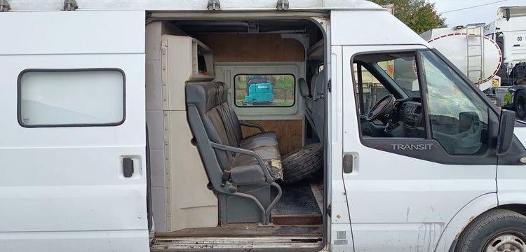 FORD TRANSIT 2006 TRACTION PHASE 2 280M 2.2 TDCi 16V DPF FOURGON MOYEN TOLE 100CV BLANC CX-800-AB