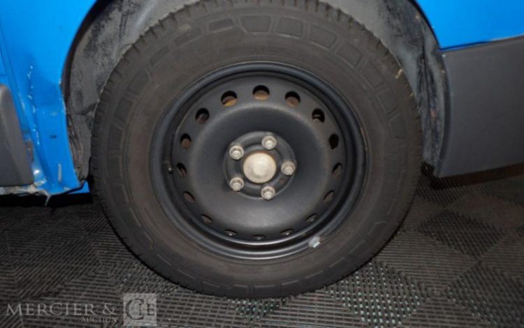 RENAULT TRAFIC II DCI BLEU DA-811-GM