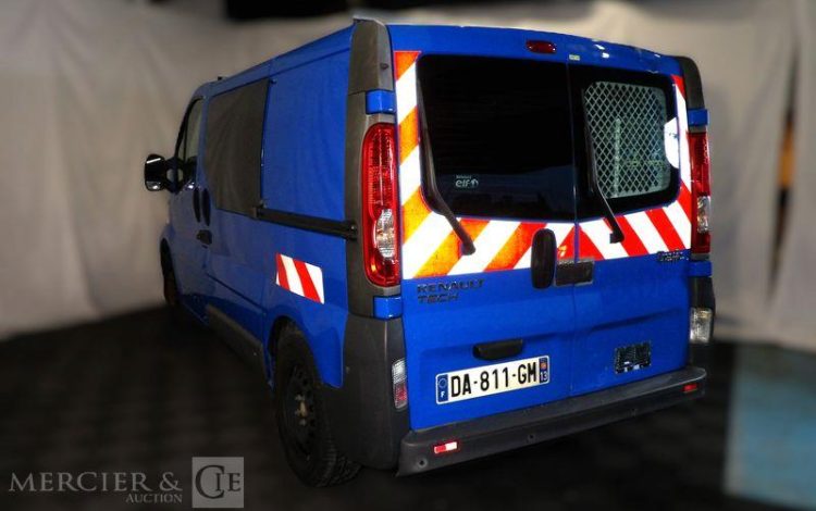 RENAULT TRAFIC II DCI BLEU DA-811-GM