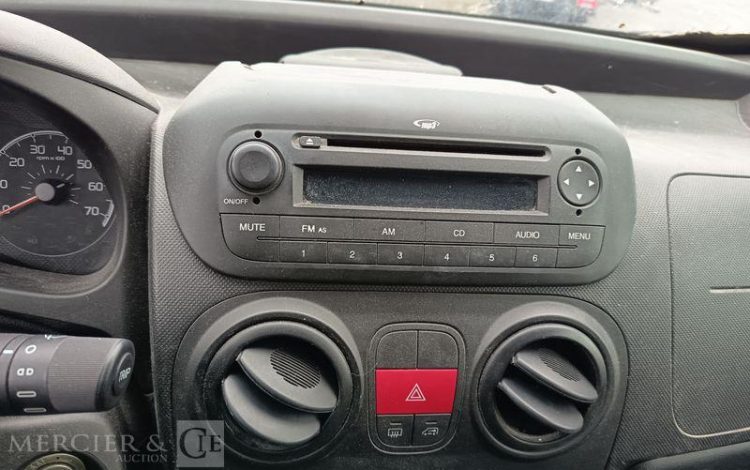 PEUGEOT BIPPER FOURGON  DM-184-ZW