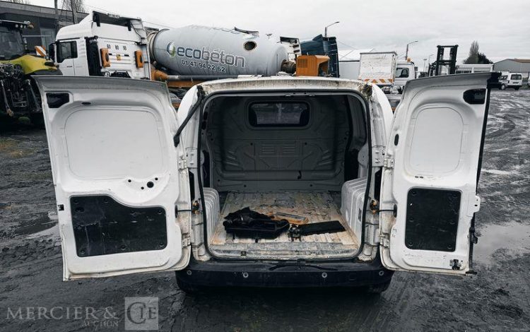 PEUGEOT BIPPER FOURGON  DM-184-ZW