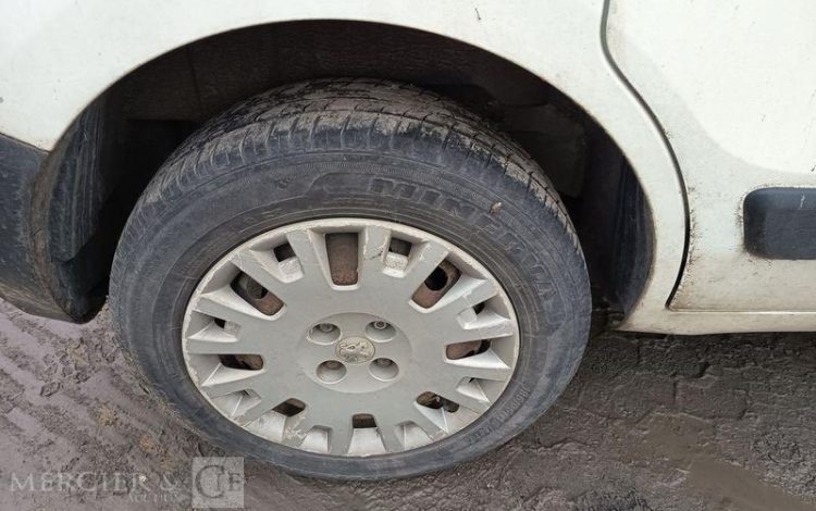 PEUGEOT BIPPER FOURGON  DM-184-ZW