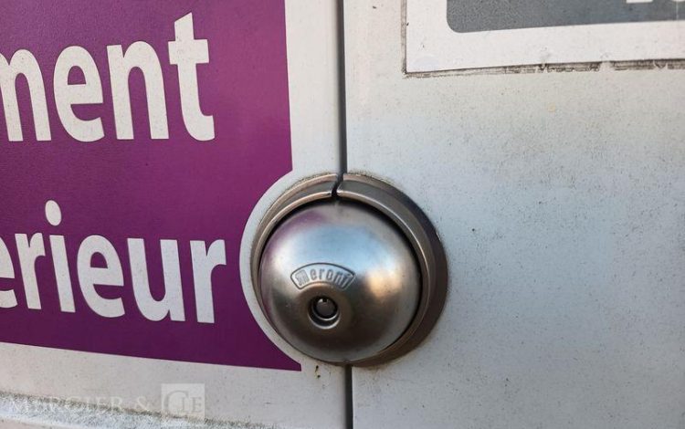 RENAULT MASTER FOURGON  DX-677-SH