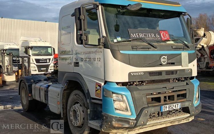 VOLVO FM BLANC DY-852-KT