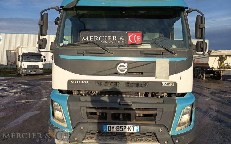 VOLVO FM BLANC DY-852-KT