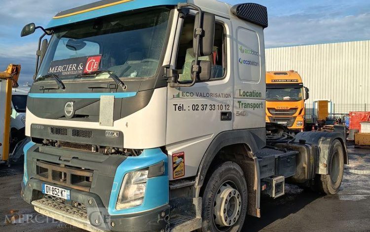 VOLVO FM BLANC DY-852-KT