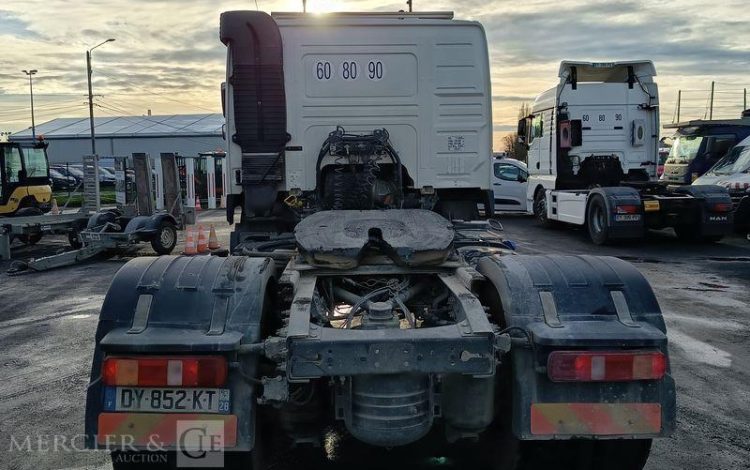 VOLVO FM BLANC DY-852-KT